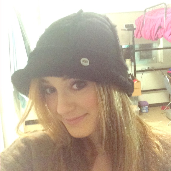 UGG black fur hat