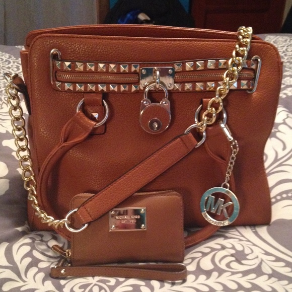 Michael Kors Handbags - Michael  Kors Hamilton Bag & Wristlet