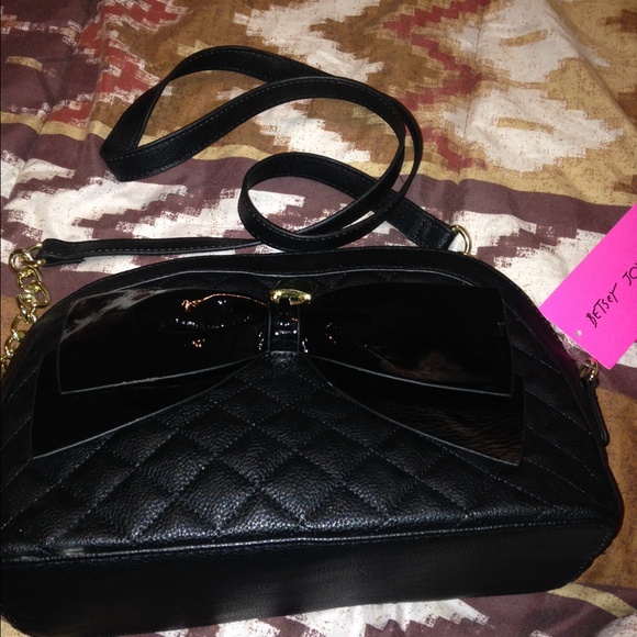 Betsey Johnson Diamond Crossbody✨✨Final Price✨✨