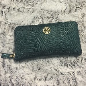 Brand new zip continental Tory burch wallet.