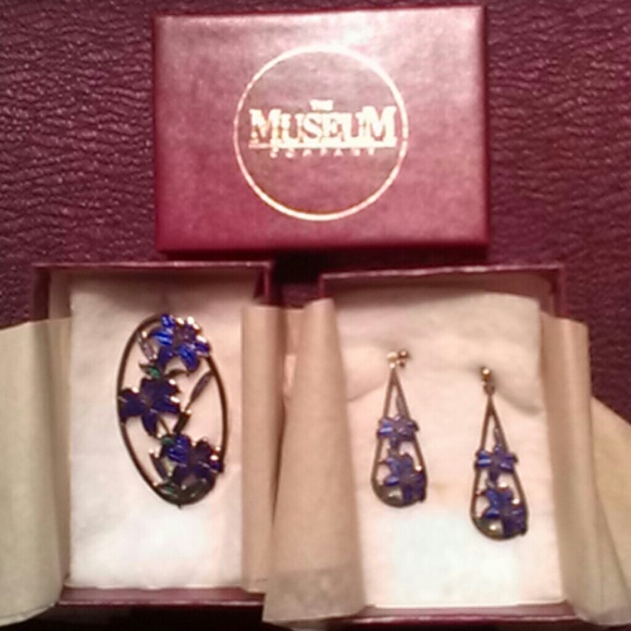 Brioche and matching earrings