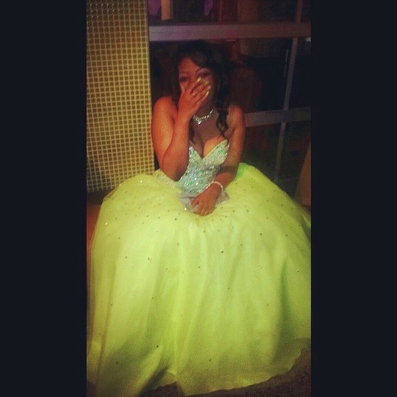 Prom dress - Picture 3 of 4