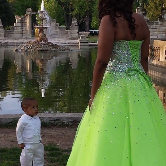 Prom dress - Picture 4 of 4