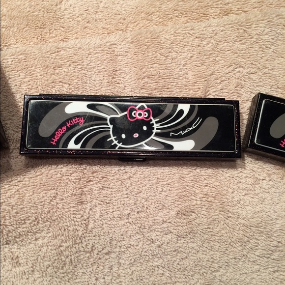 Mac 100% authentic - Picture 2 of 3