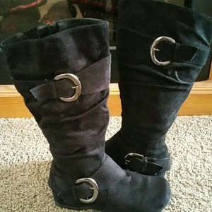 Black boots