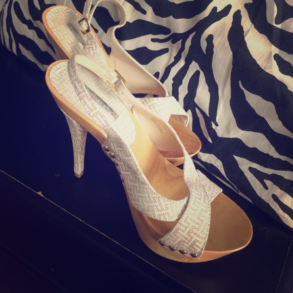 Adorable summer shoe!