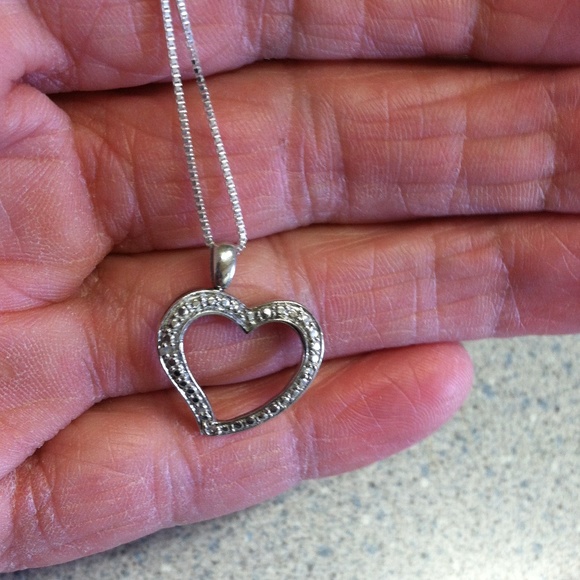 Heart necklace - Picture 3 of 4