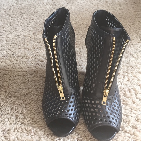 SOLD - Picture 4 of 4