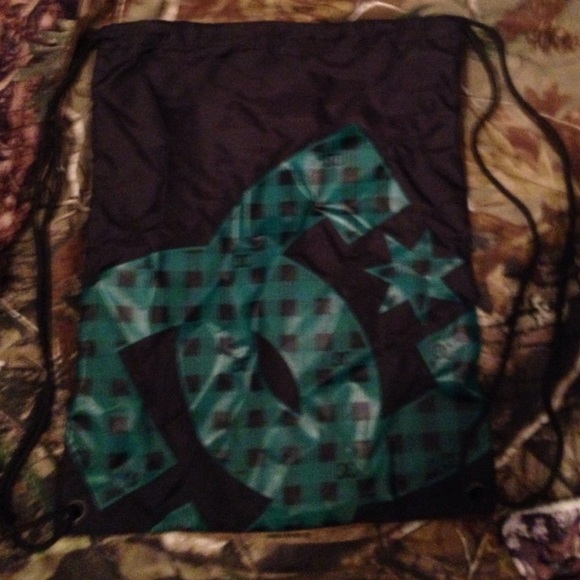 DC shoe draw string bag