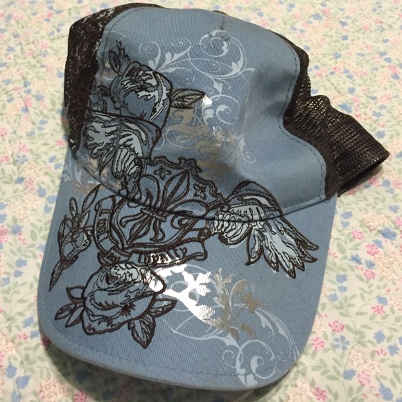Baseball cap - Picture 1 of 2