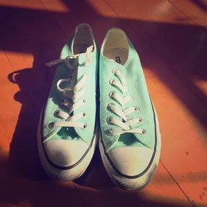 🚫 SOLD🚫 on Ⓜ️Teal converse!