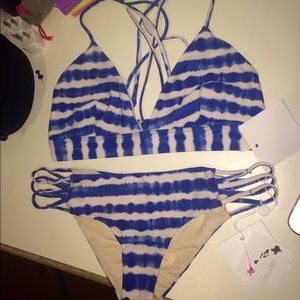 ❌TRADED❌ Acacia 2015 pacific tides set NWT