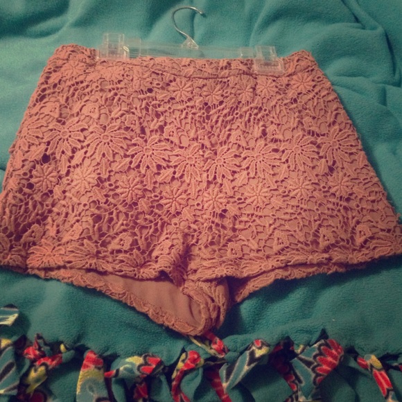 Pink crotchet floral flowy lace shorts size M