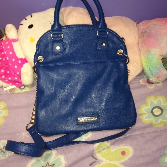 Steve Madden small shoulder bag .
