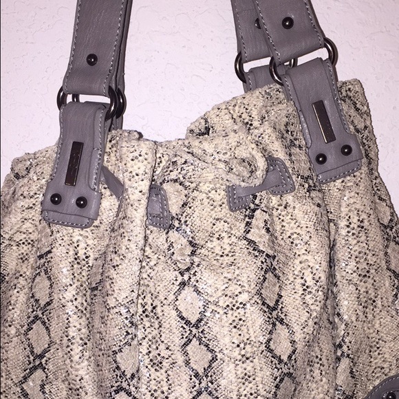 Handbag - Picture 2 of 3