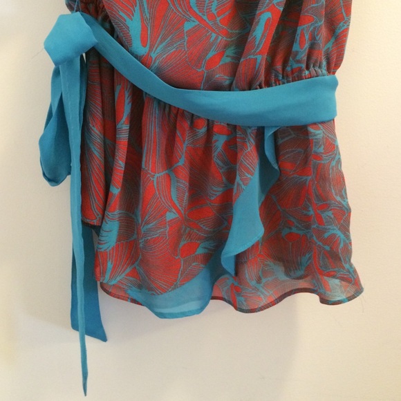 bebe One Shoulder Top - Picture 2 of 3