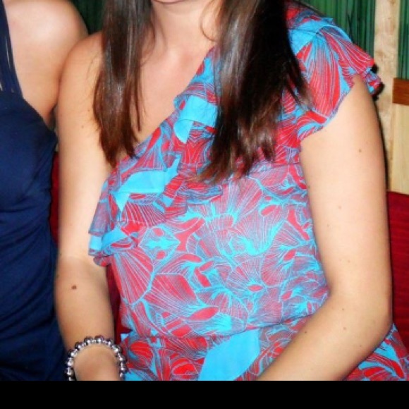 bebe One Shoulder Top - Picture 3 of 3