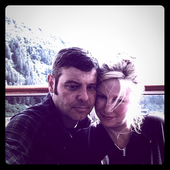 Romeo & Juliet Couture Other - Home from Alaska🐋