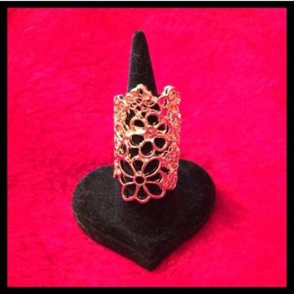Hollow Floral Ring - Picture 3 of 3