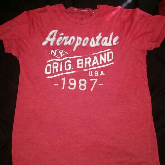Red aeropostale t shirt