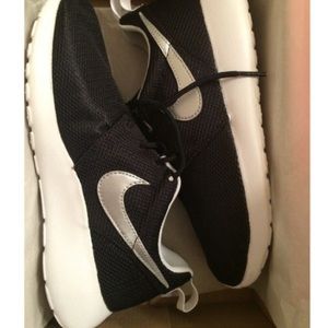 Brand New Nike Roshes