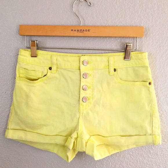 • f21 neon highwaisted shorts •