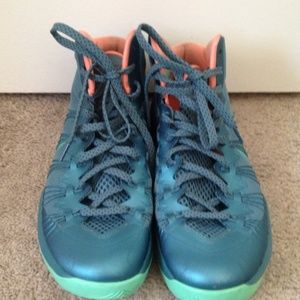 Men's Nike Hyperdunk price firm .