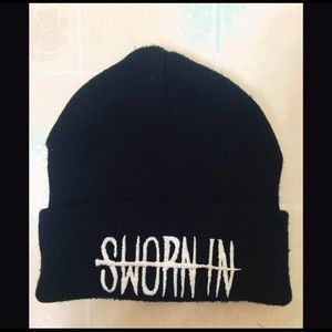 Sworn In band beanie ❤️