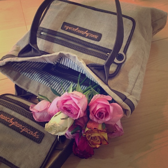 🌼HP🌼 Marc by Marc Jacobs Tote with Pouch