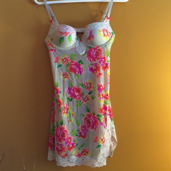 VS lingerie.Floral and lace.Push up underwire. 34B