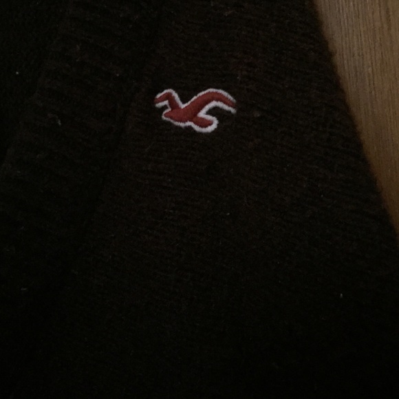 thick wool hollister sweater - Picture 3 of 3