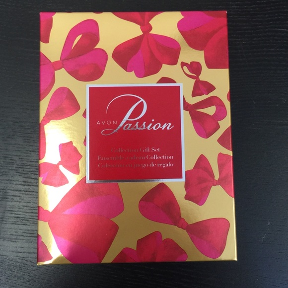 Avon Other - AVON PASSION GIFT SET