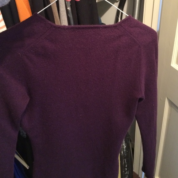 Cashmere sweater v neck   Xs. - Picture 3 of 4