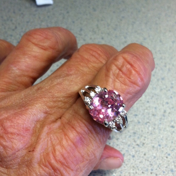 Ring - Picture 2 of 4