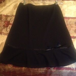 Black Midi Skirt😓