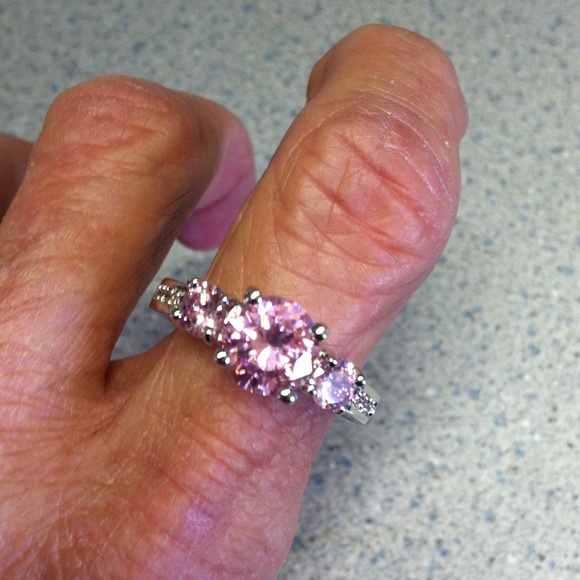 Ring - Picture 4 of 4