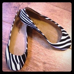 Max collection zebra flats
