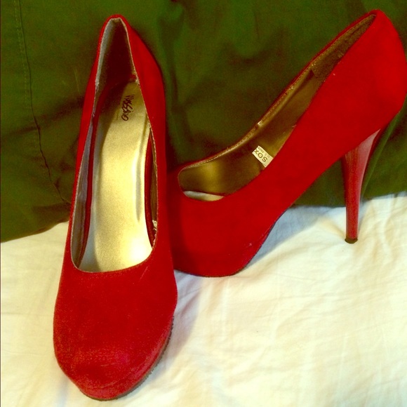 Sexy Red pumps