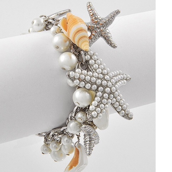 Jewelry - Starfish pearl bracelet