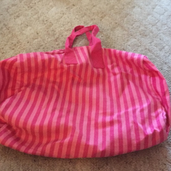 Large pink VS zippered duffel bag