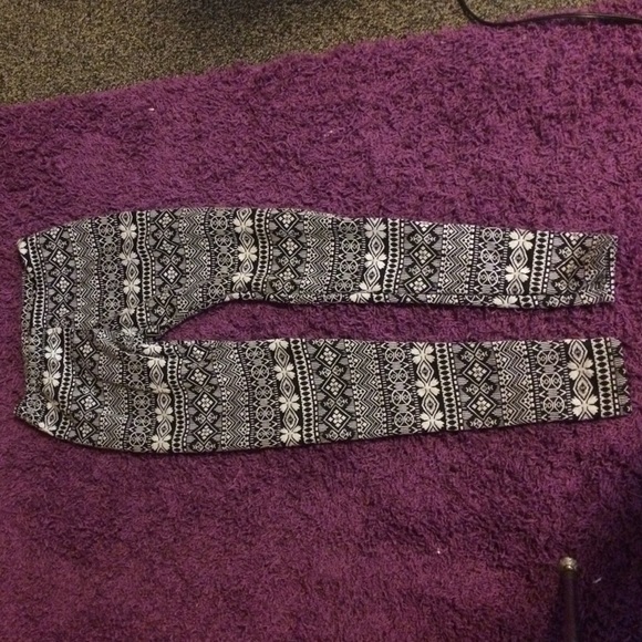 Cute patterned leggings!