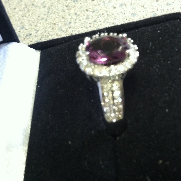 Ring - Picture 2 of 4