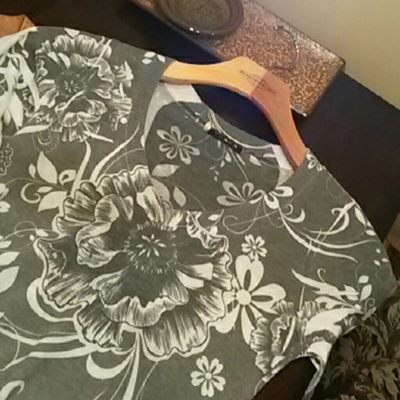 Soft long sleeves top