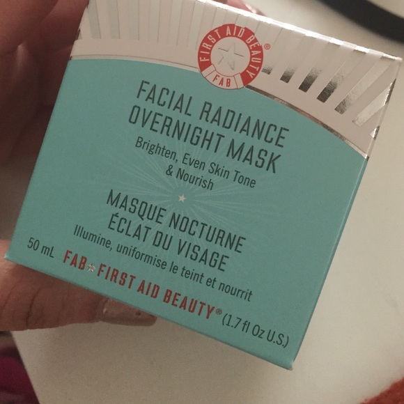 First Aid Beauty Radiance Mask