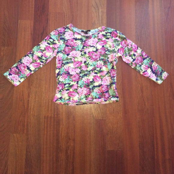 Floral cropped 3/4 length sleeve top