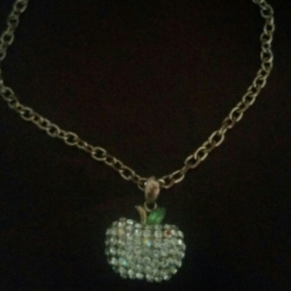 Apple necklace - Picture 2 of 3