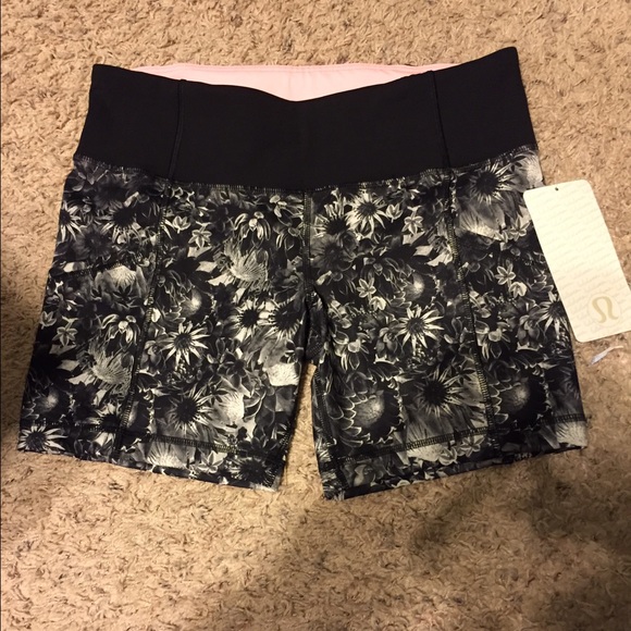 Lululemon 6 inch inseam spandex shorts size 8