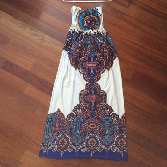 Patterned strapless maxi dress