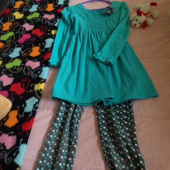 Two piece outfit great condition