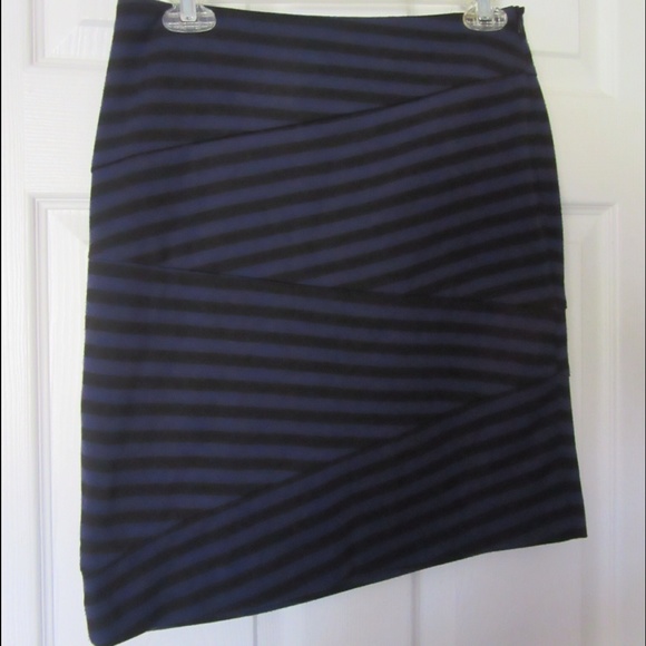 Comfortable striped pencil skirt
